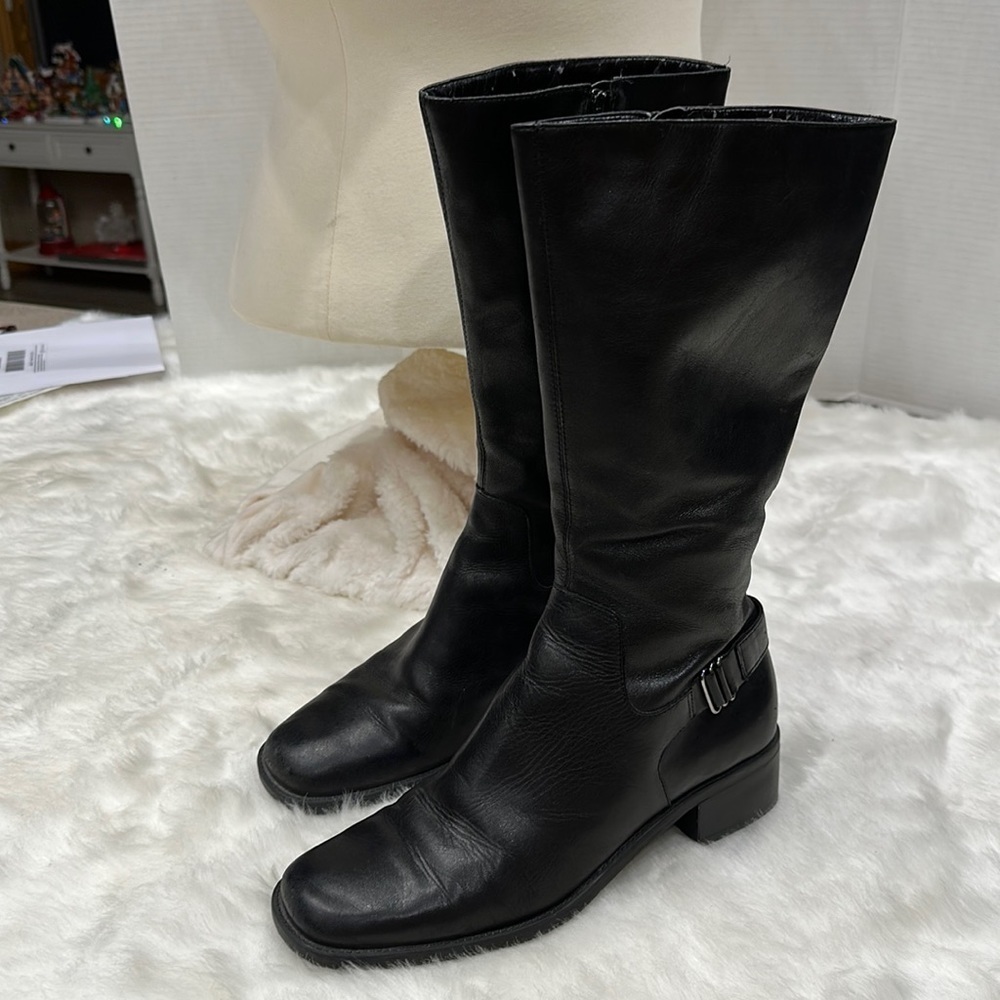 Naturalizer black leather boots size 8W